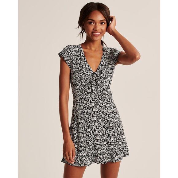 Abercrombie & Fitch Tie-Front Mini Dress Floral Black & White Womens Size Large - Picture 1 of 8